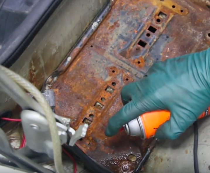 How to Safely Remove Rusty Nuts and Bolts without Breaking Them Off! Body and Exterior Trim